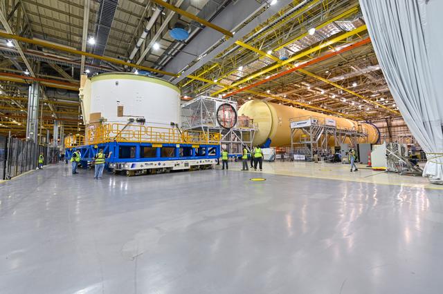 NASA image: Engine Section for NASA’s SLS Rocket Moved for Final Integration